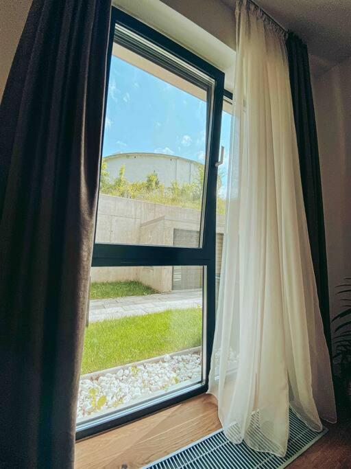 8Ight Apartment Brasov Bagian luar foto