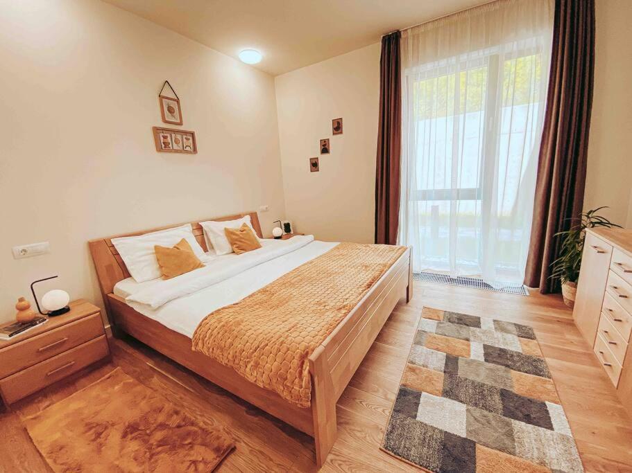 8Ight Apartment Brasov Bagian luar foto