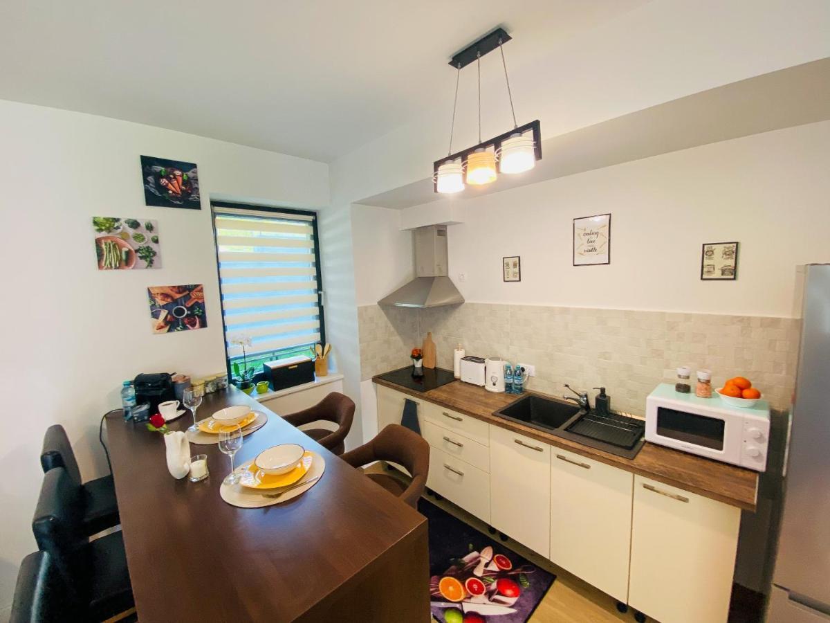 8Ight Apartment Brasov Bagian luar foto