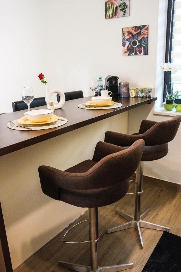 8Ight Apartment Brasov Bagian luar foto