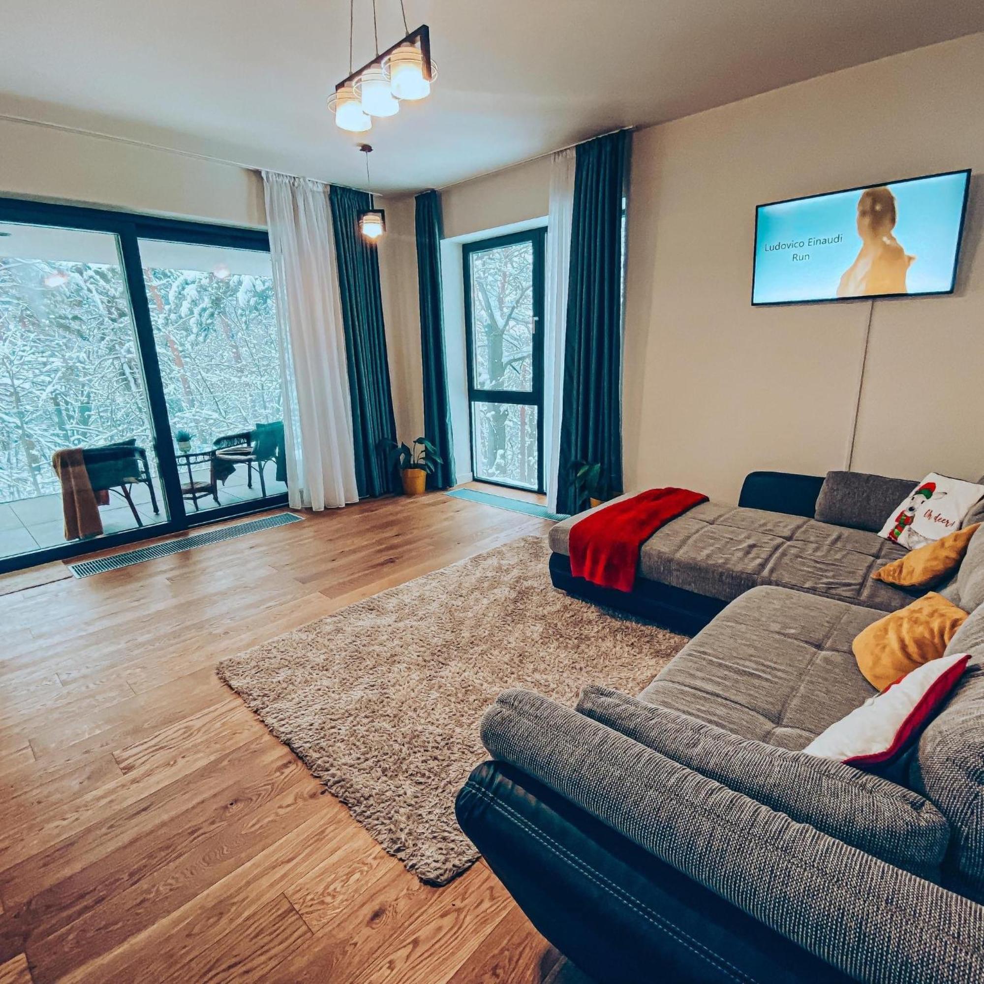 8Ight Apartment Brasov Bagian luar foto